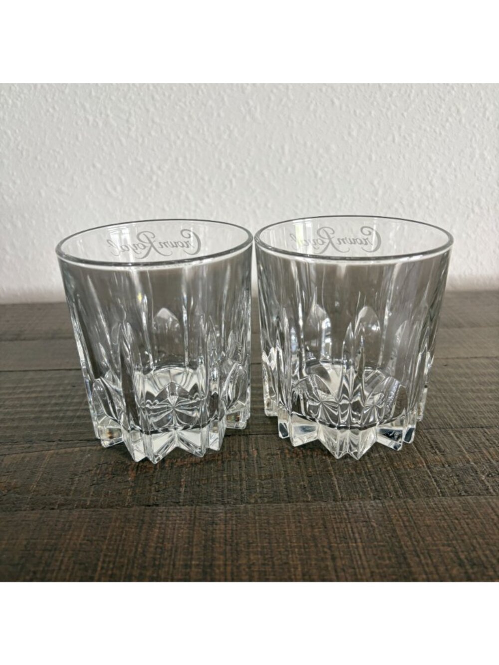 Crown Royal Whiskey Rocks Glass Set of 2 Starburst Base Etched Logo Italy - Picture 3 of 8